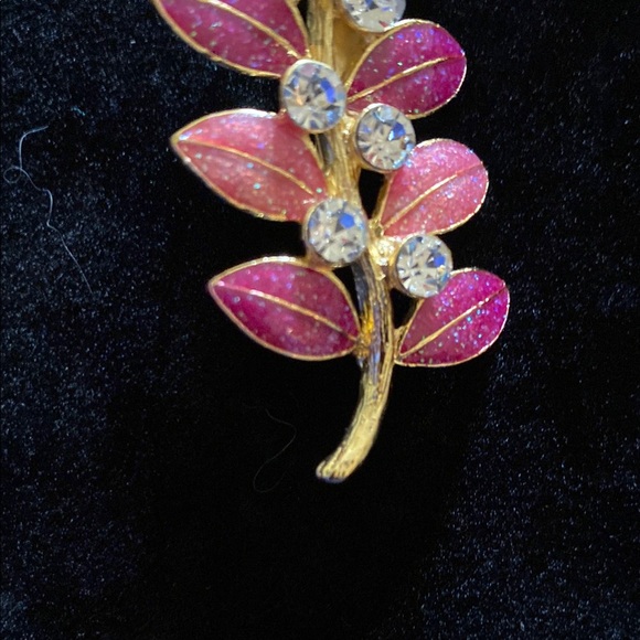Elegant Pink and Gold Leaf Brooch - Picture 5 of 7